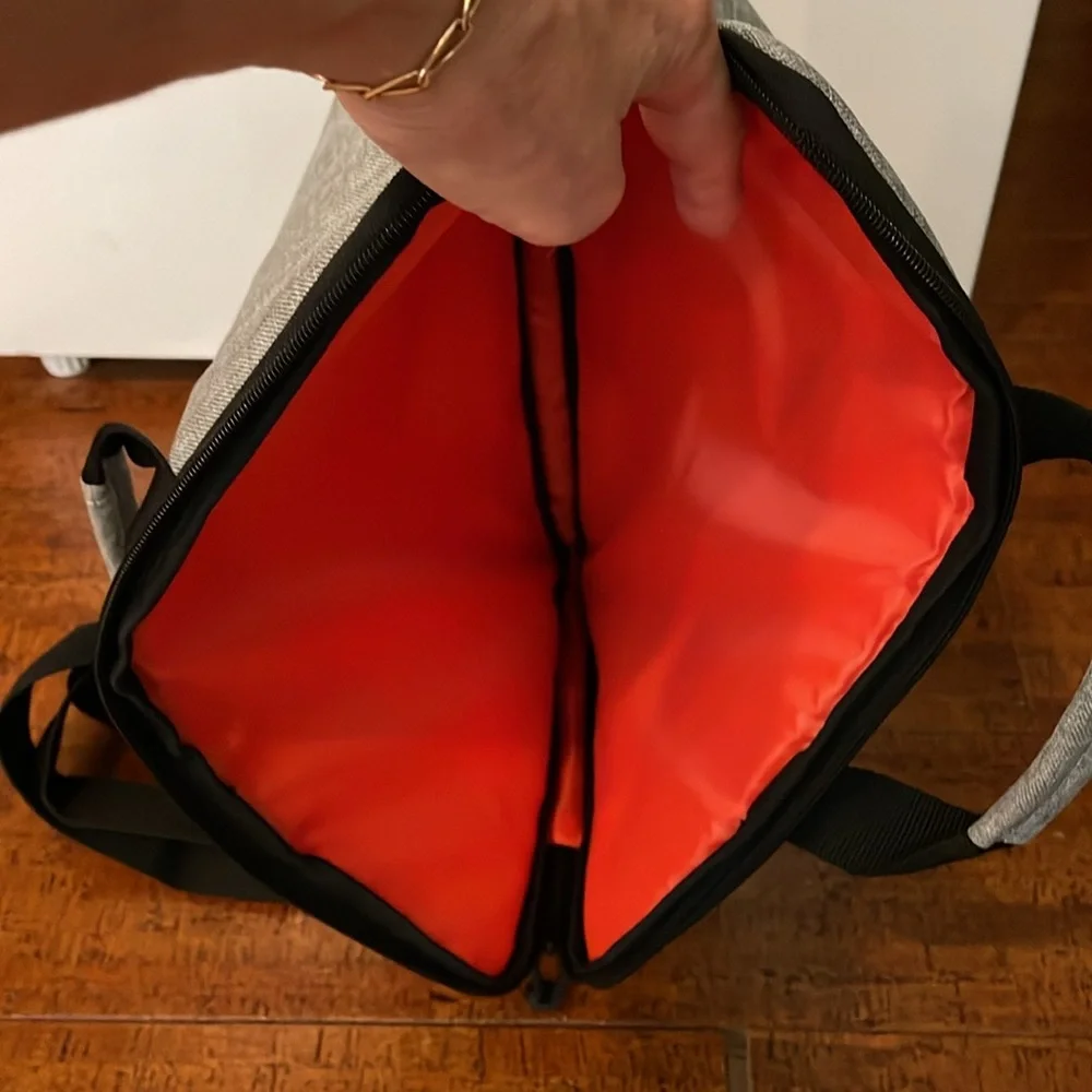 NWOT STRATA 15.6 laptop padded case with removable adjustable strap